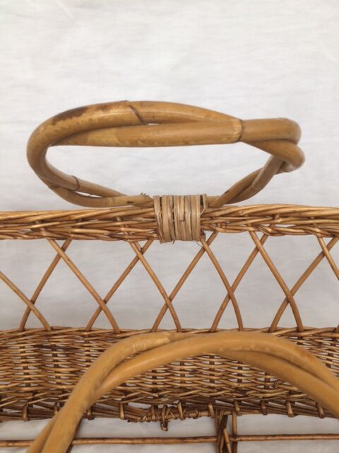 Bassinet in rattan, his mattress, pillow and bed linens