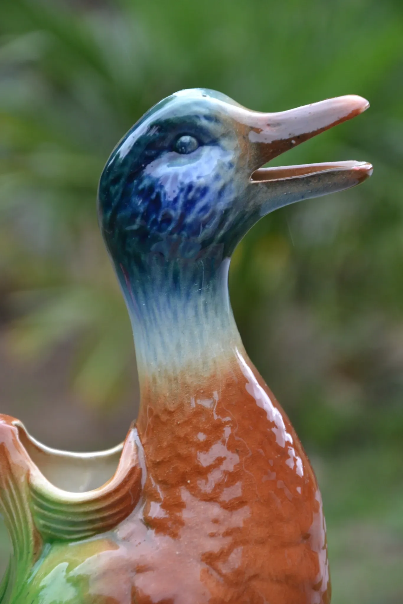St Clément barbotine duck jug