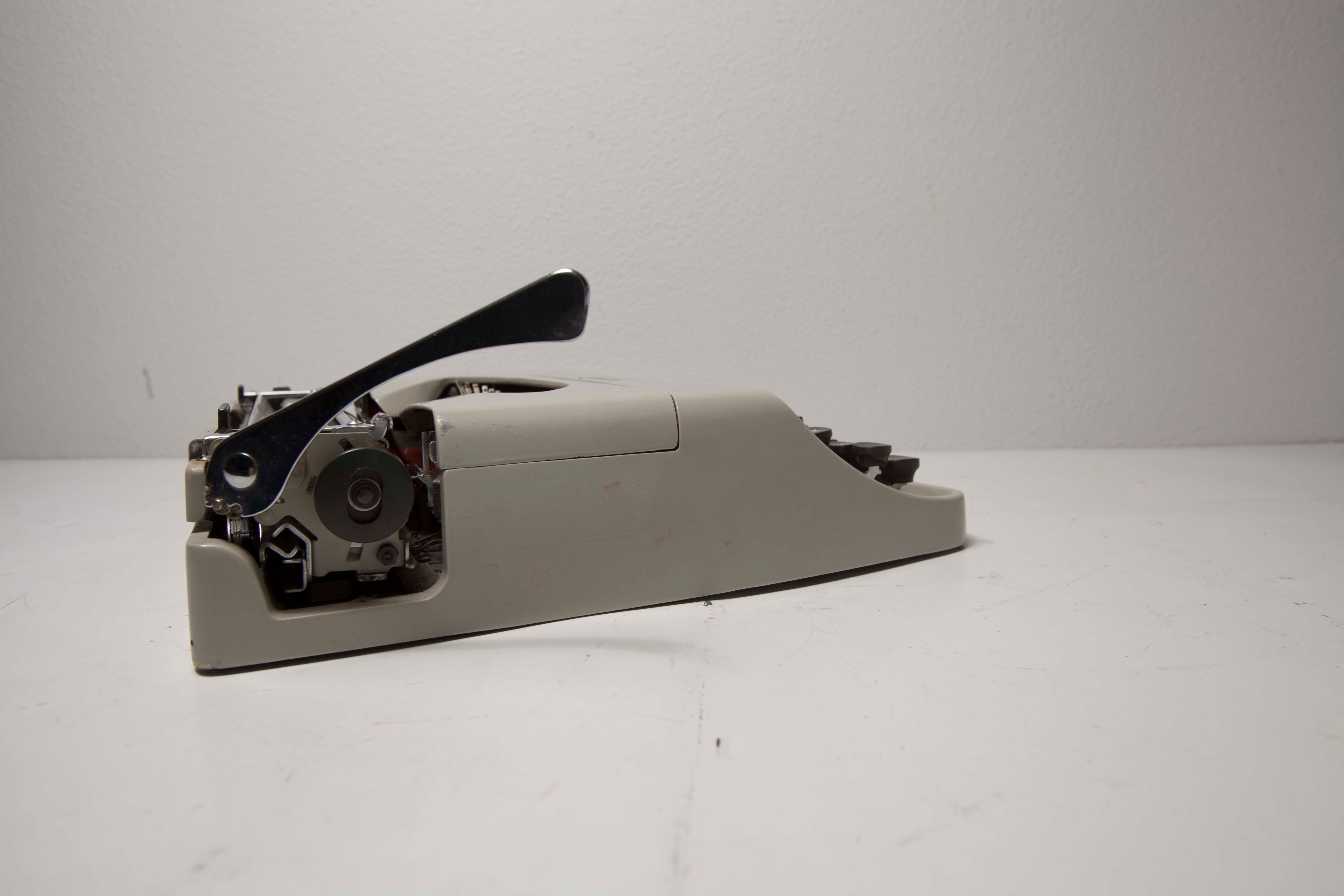 Underwood 18 typewriter