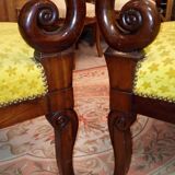 Paire de fauteuils en acajou à crosse XIX°