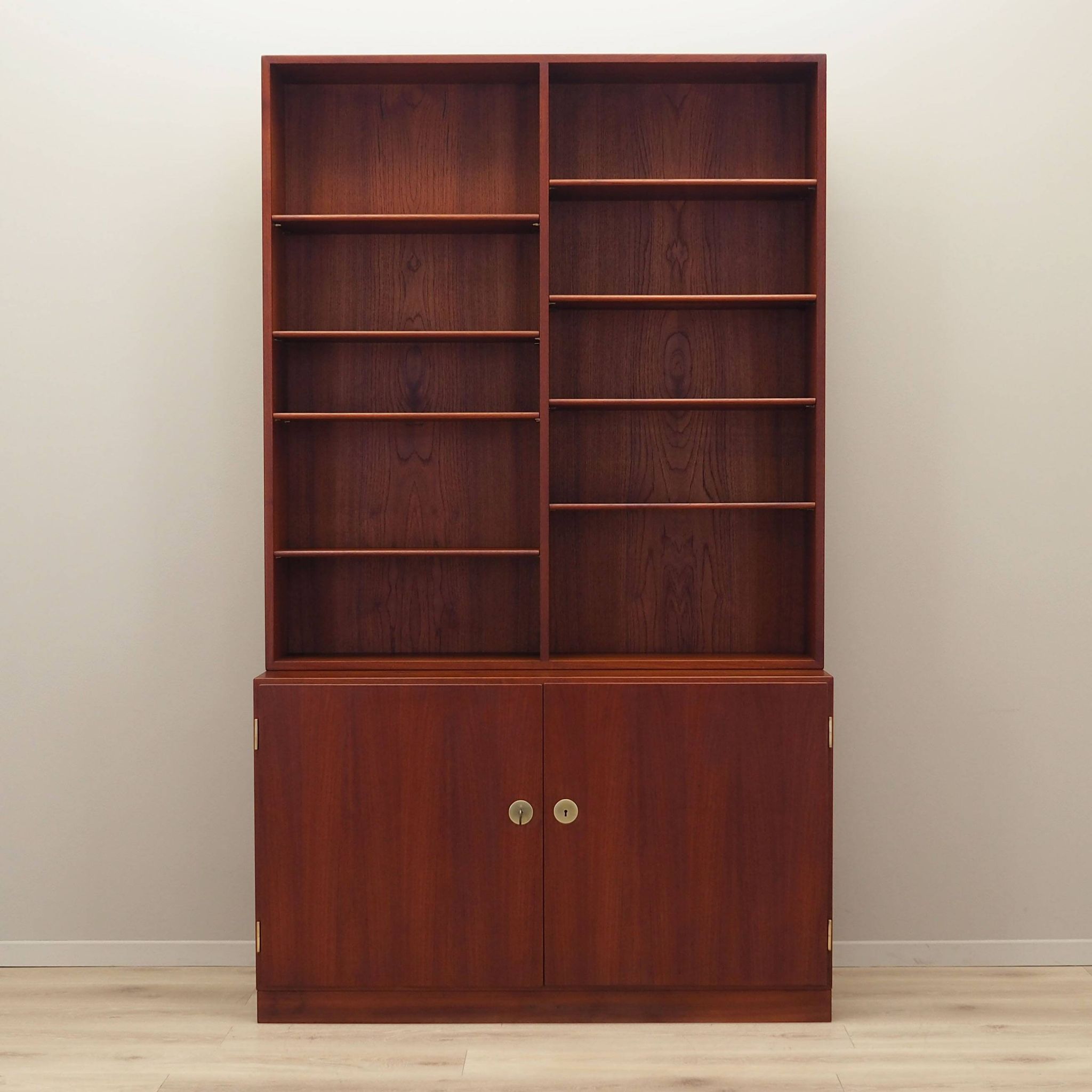 Teak bookcase, Danish design, 1960s, designer: Børge Mogensen