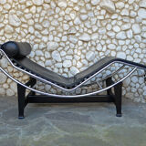 Chaise-longue LC4 par Le Corbusier Perriand Jeanneret pour Cassina