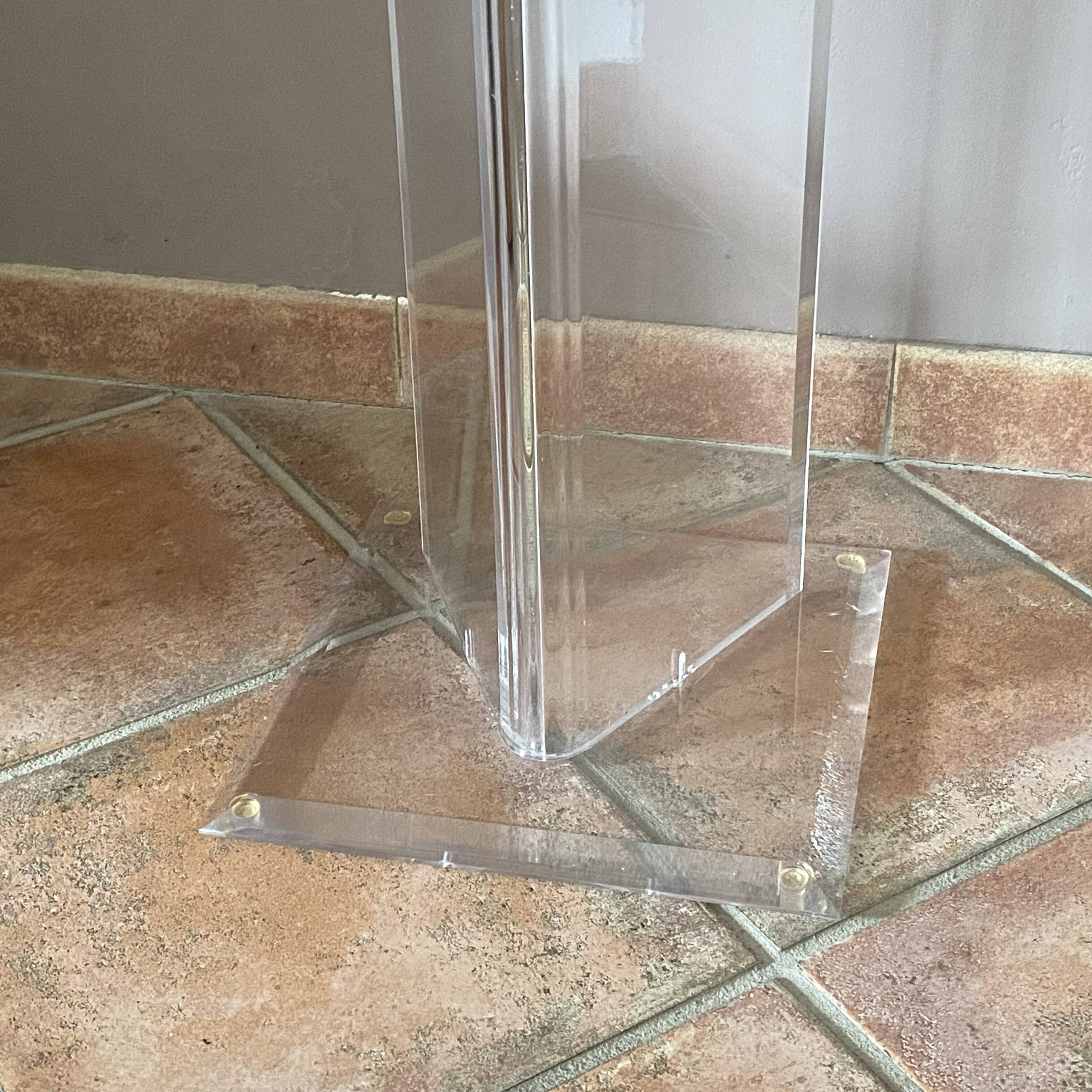 Console David Lange 1980. Plexiglass.