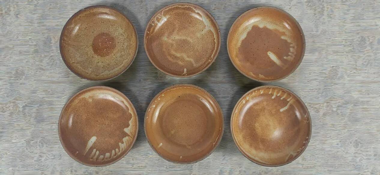 6 stoneware soup plates/bowls