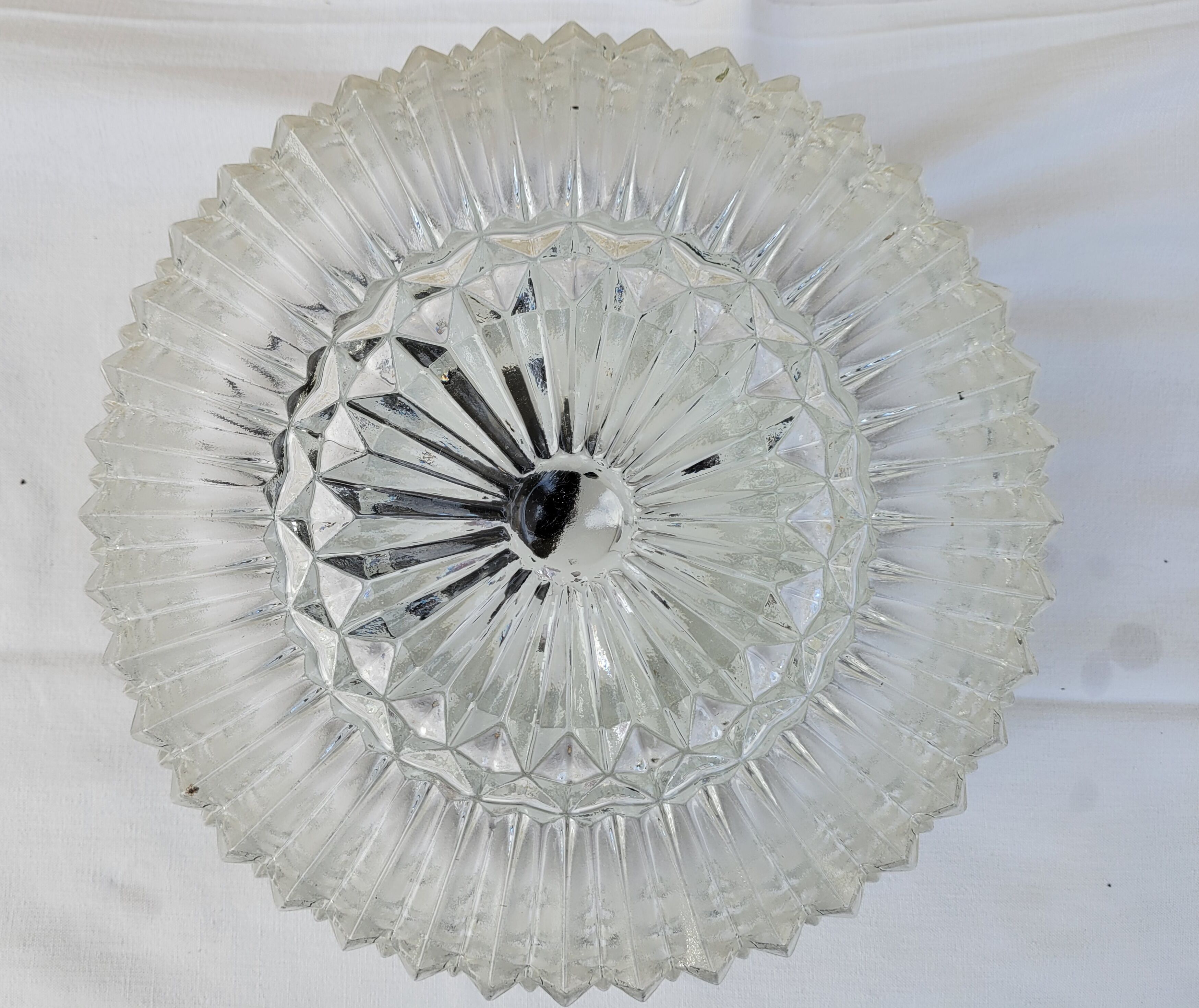 Plafonnier en verre "pointe de diamant"