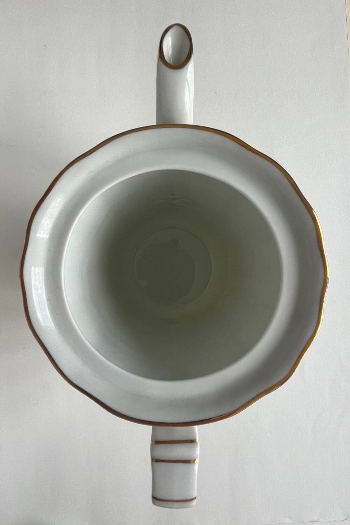 Cafetière en porcelaine blanche de Limoges