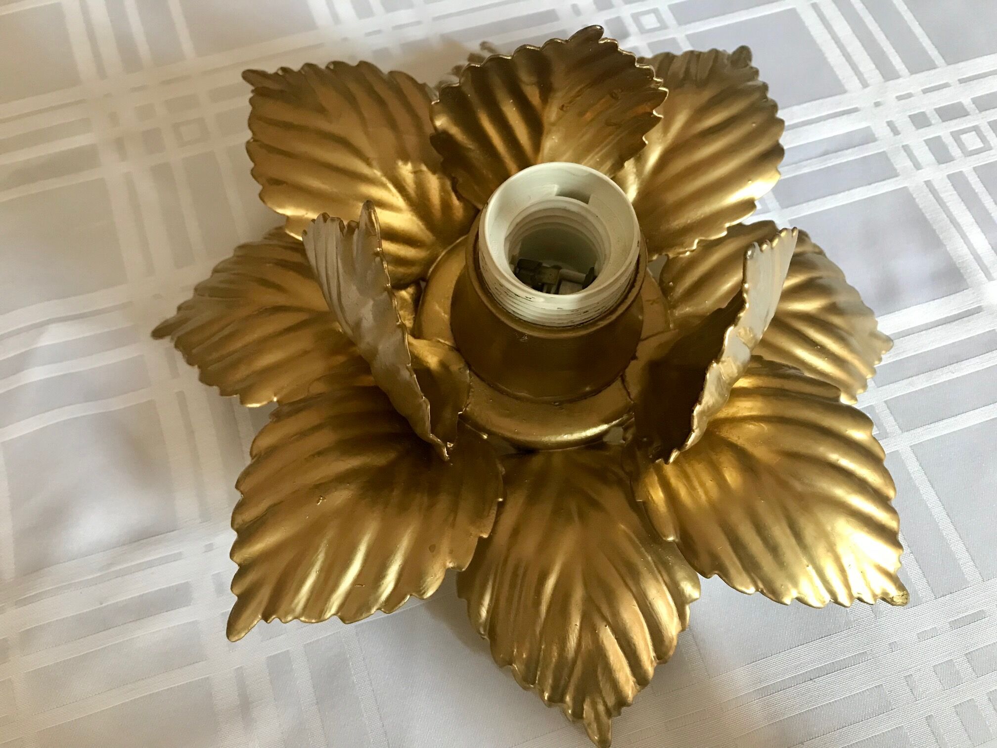 Golden flower wall lamp