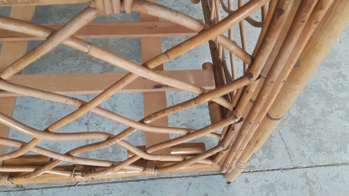 Bed in rattan