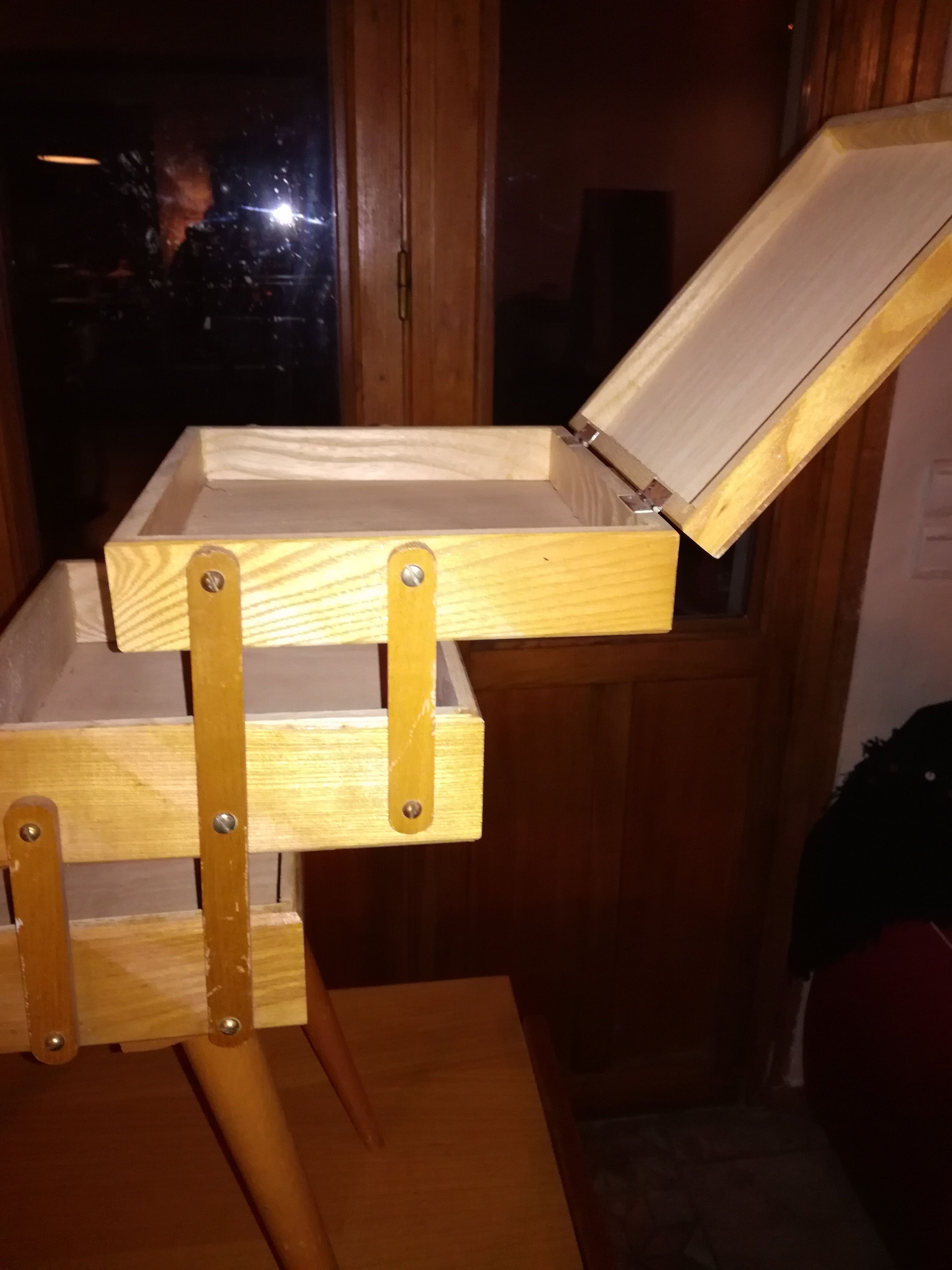 Sewing feet compass box