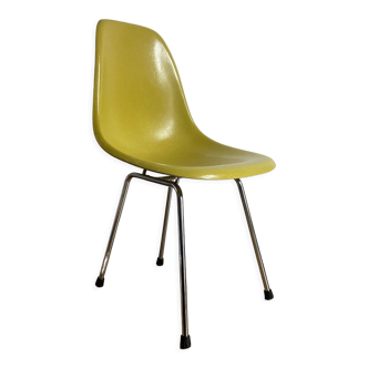 Dsx olive green chair by Charles & Ray Eames for Herman Miller edition mobilier international 1971