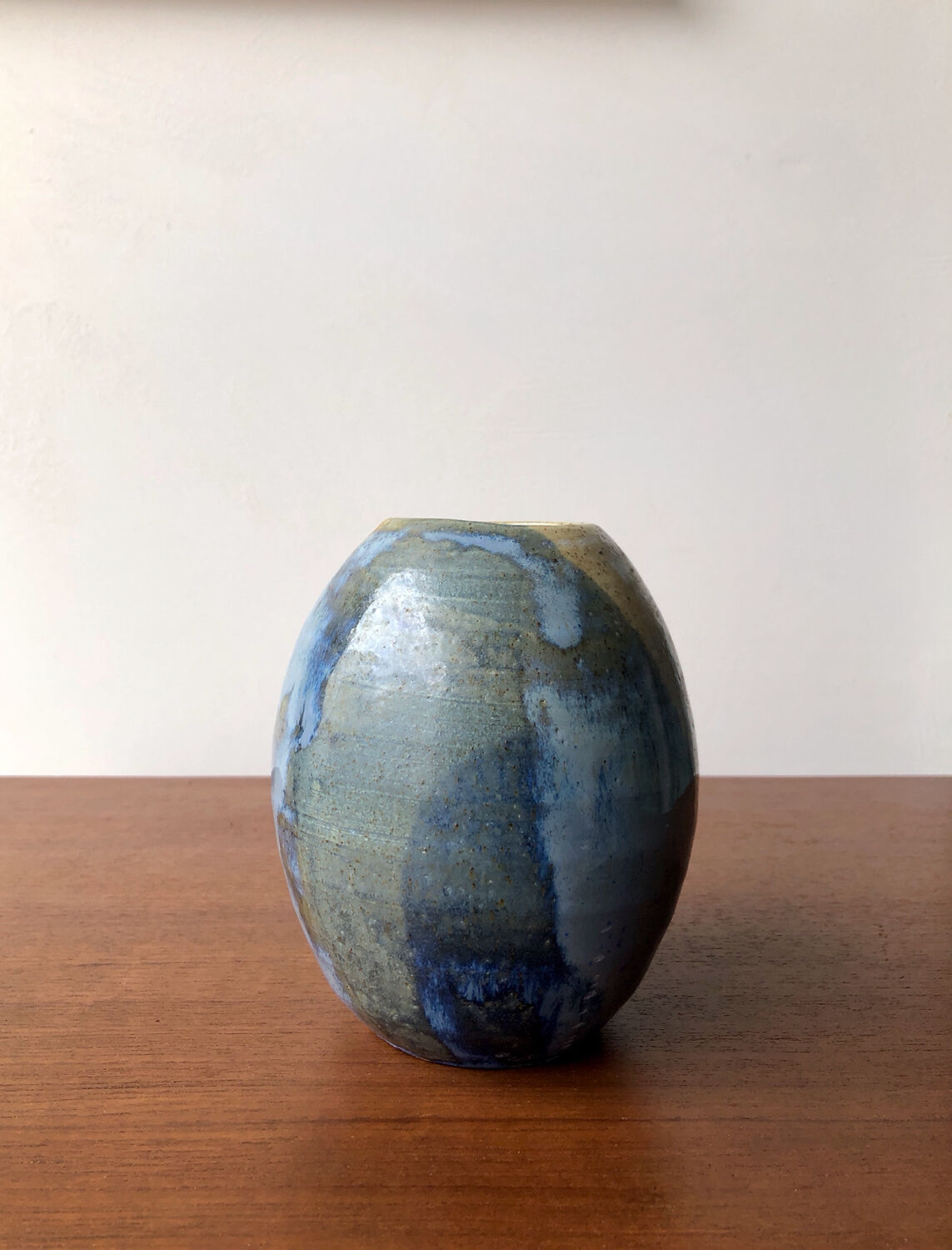 Vase émail bleu et beige