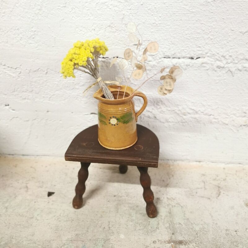 Tripod stool wood turned sitting half moon