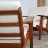 Pair Of GE290 Armchairs In Bouclé By Hans Wegner For Getama, Denmark, 1950s