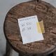 Tabouret ou table d'appoint en bois français primitif du milieu du siècle