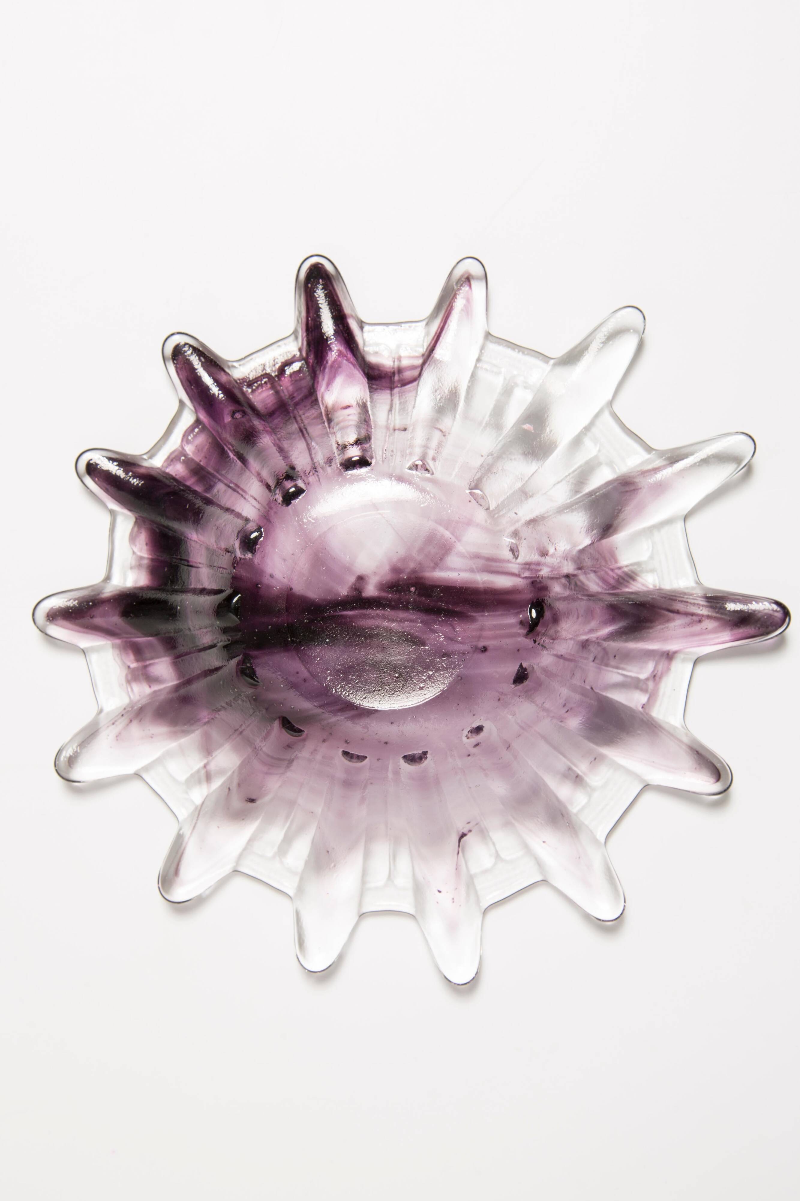 Pair of decorative plates/glasses in light purple vintage glass, Italy, 1960s