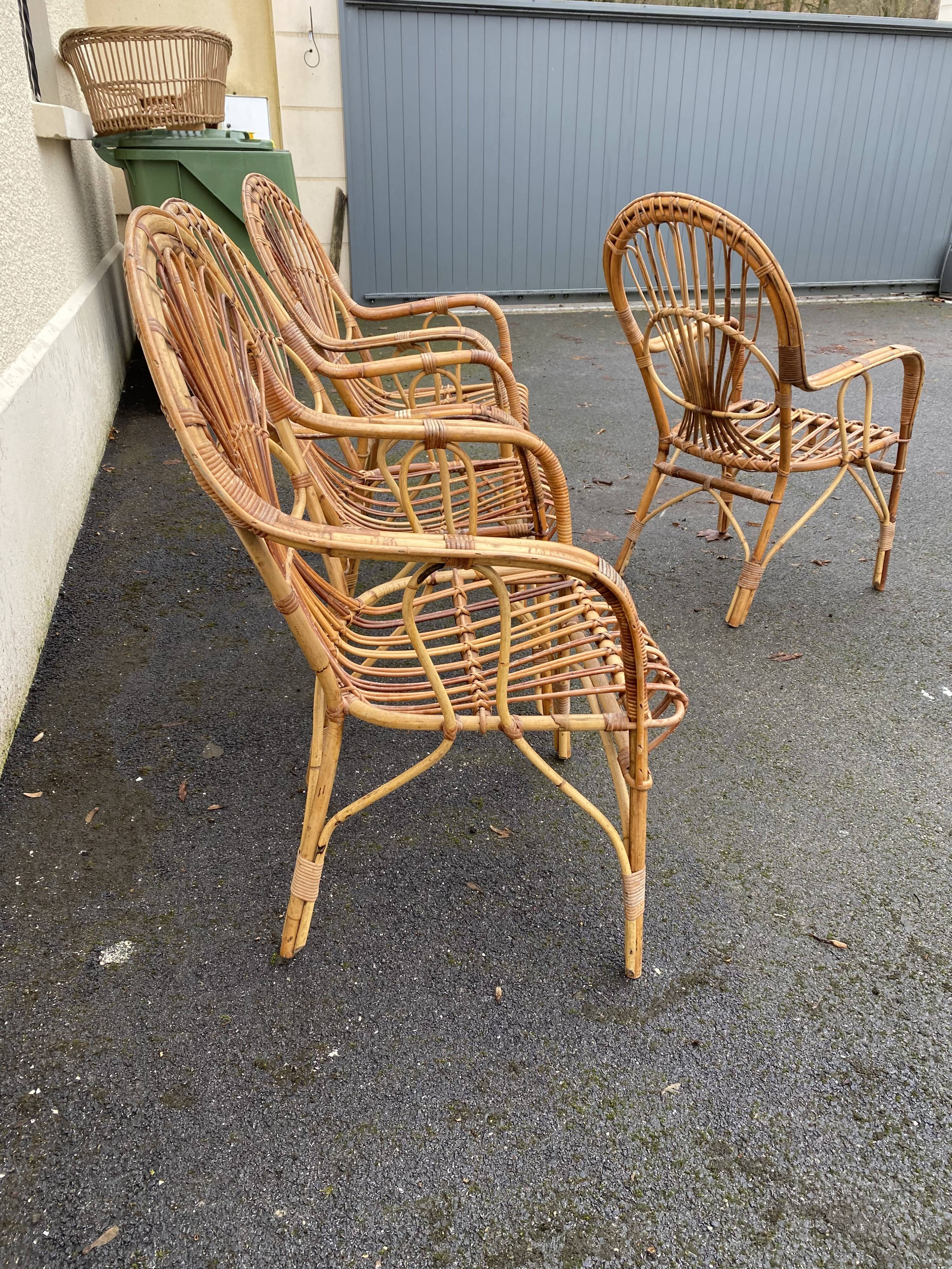 Set of wicker armchairs