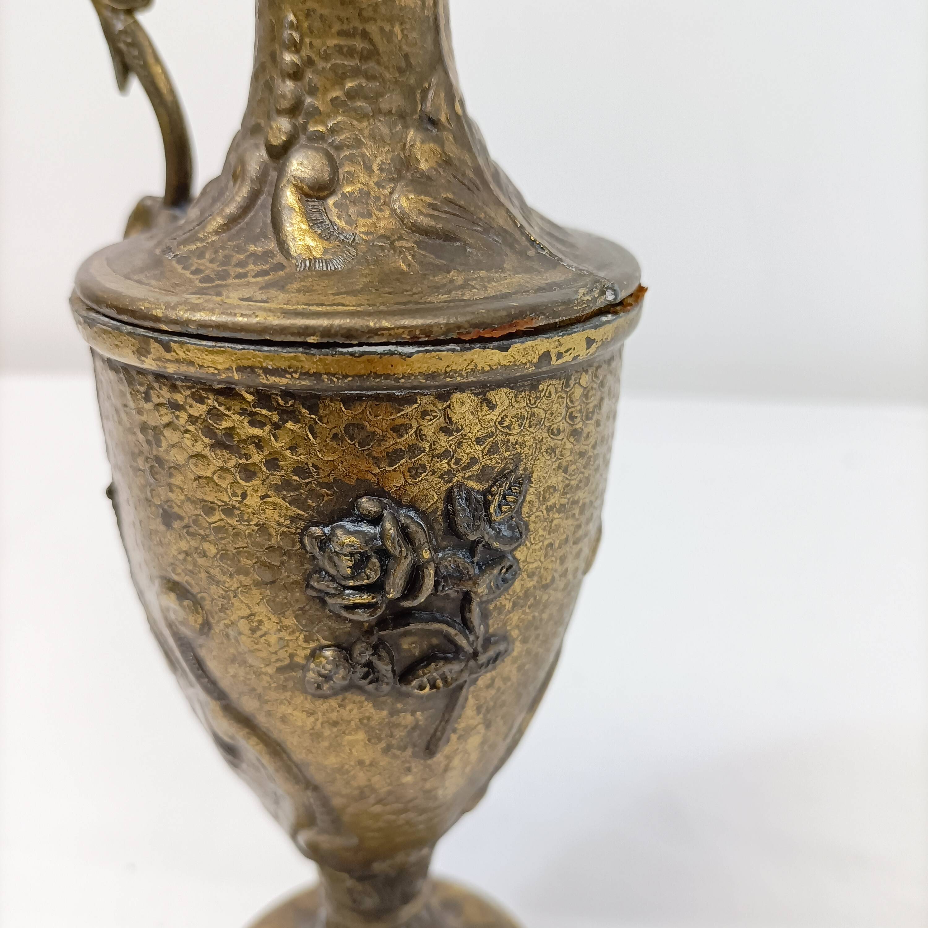 Decorative ewer in gilded metal Baroque style - 22 cm Antique vase