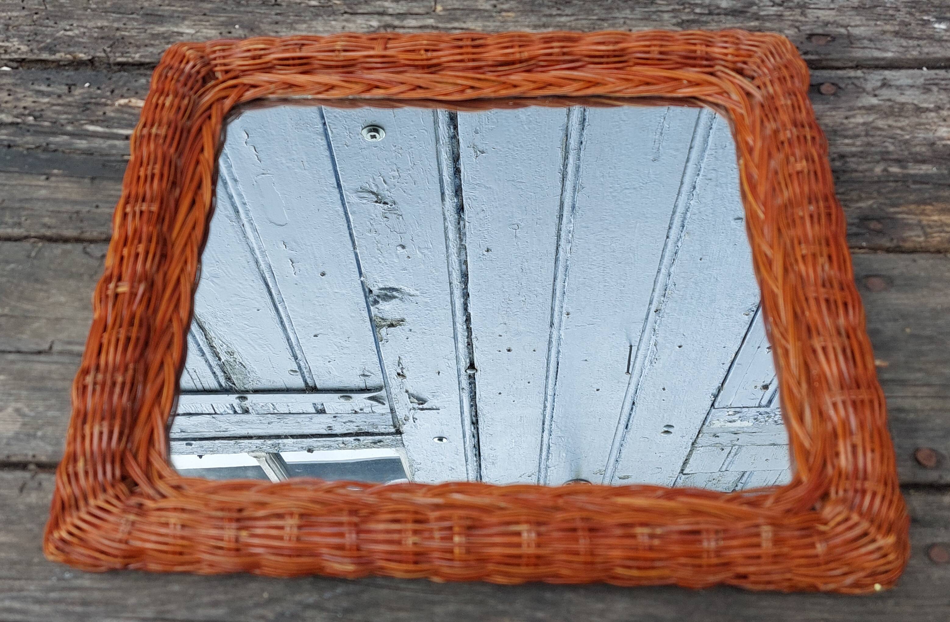 Rattan mirror 31 x 26 cm