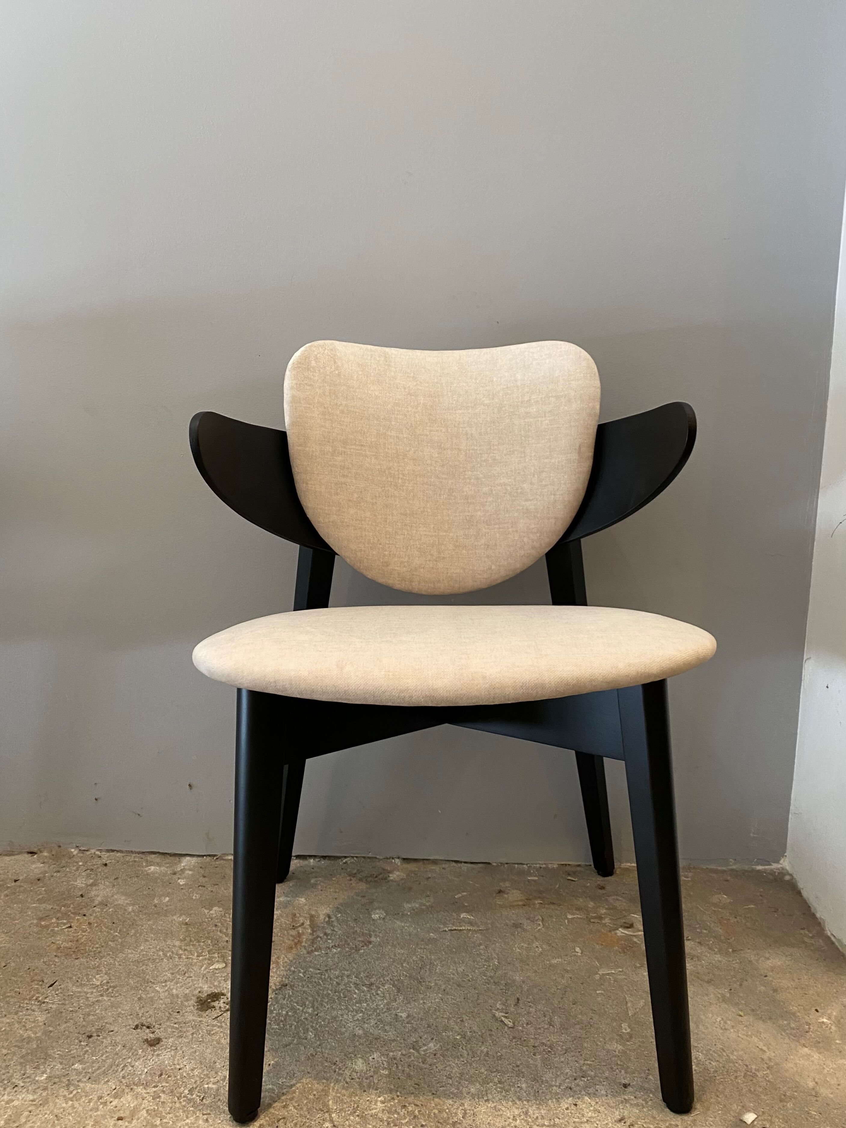 Lot of 4 dining chairs