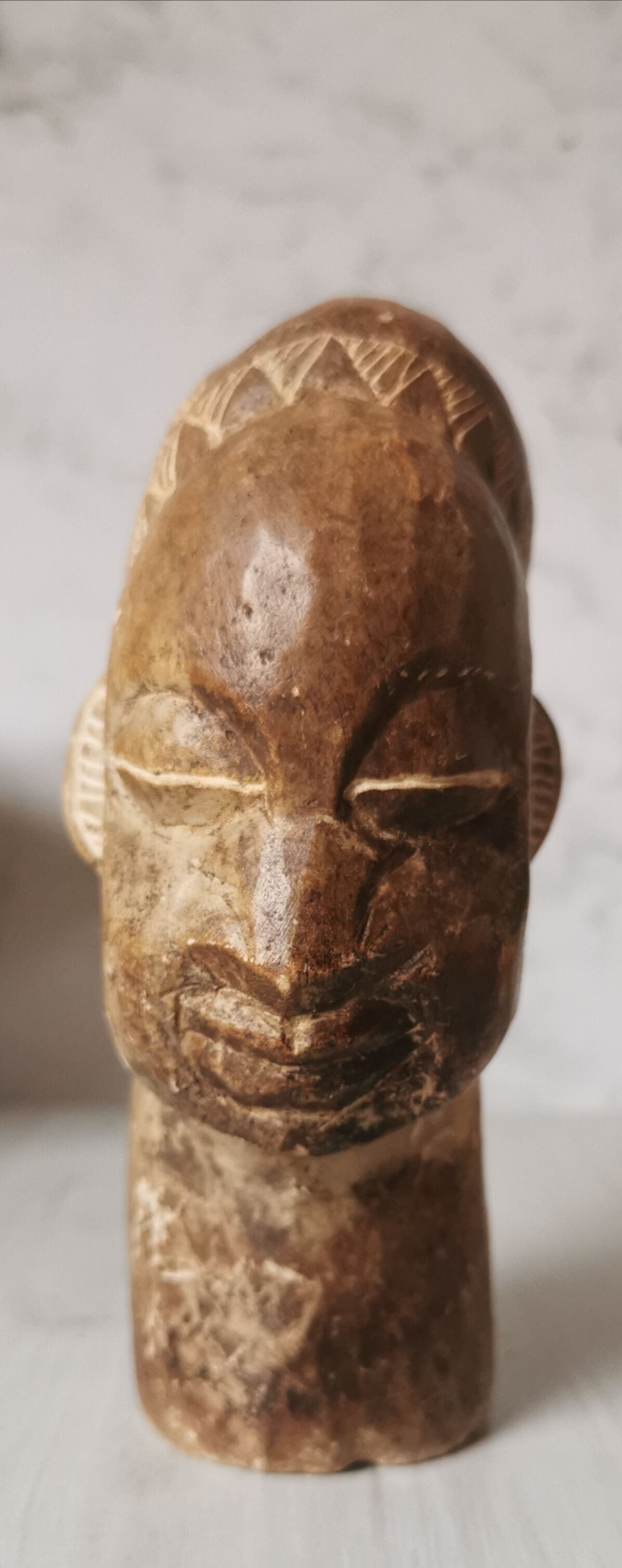 Statuette woman stone nbigou gabon