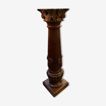 Colonne en bois sculpté du xixe siècle