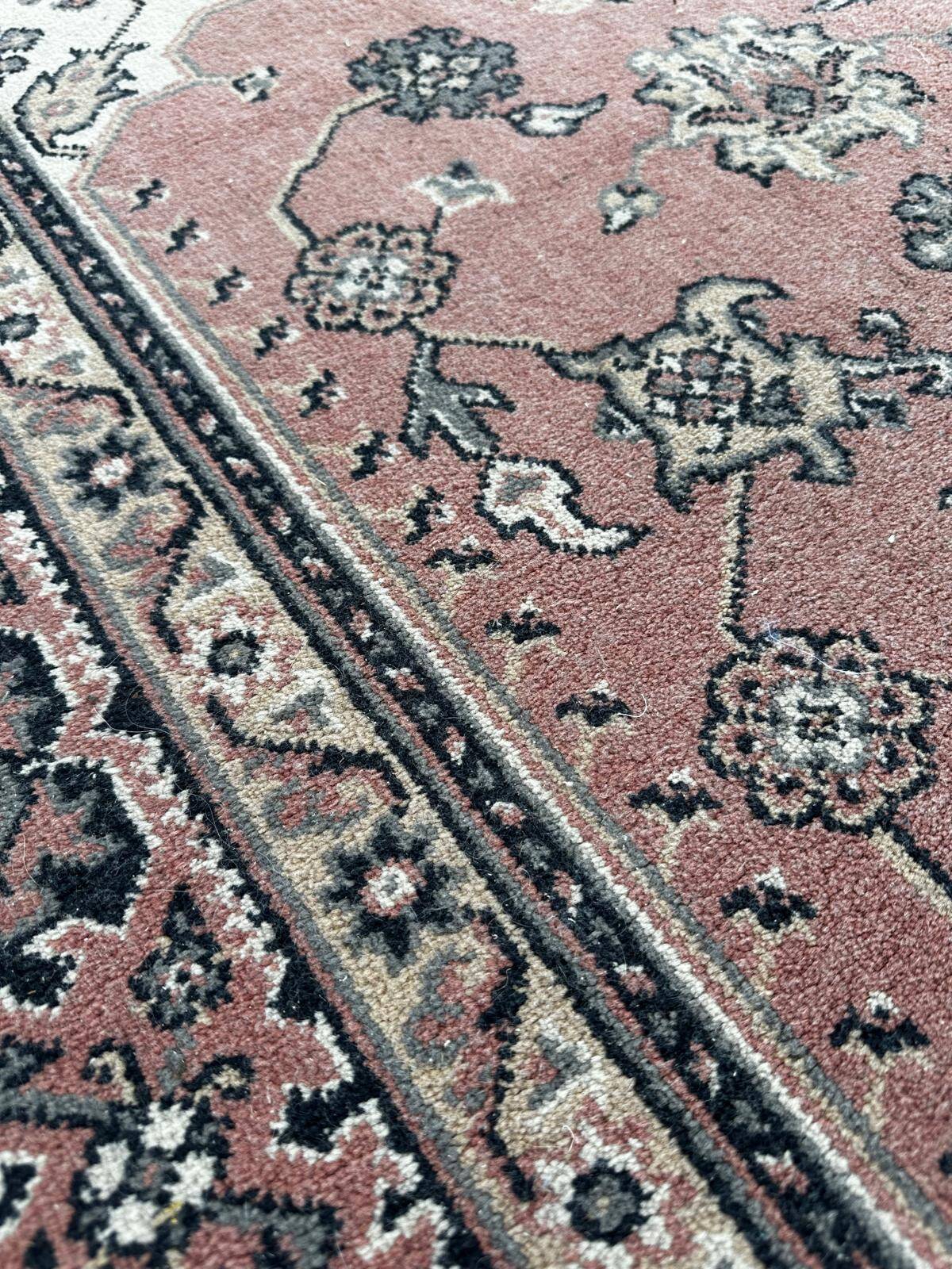 Oriental style rug 170cm x 120cm