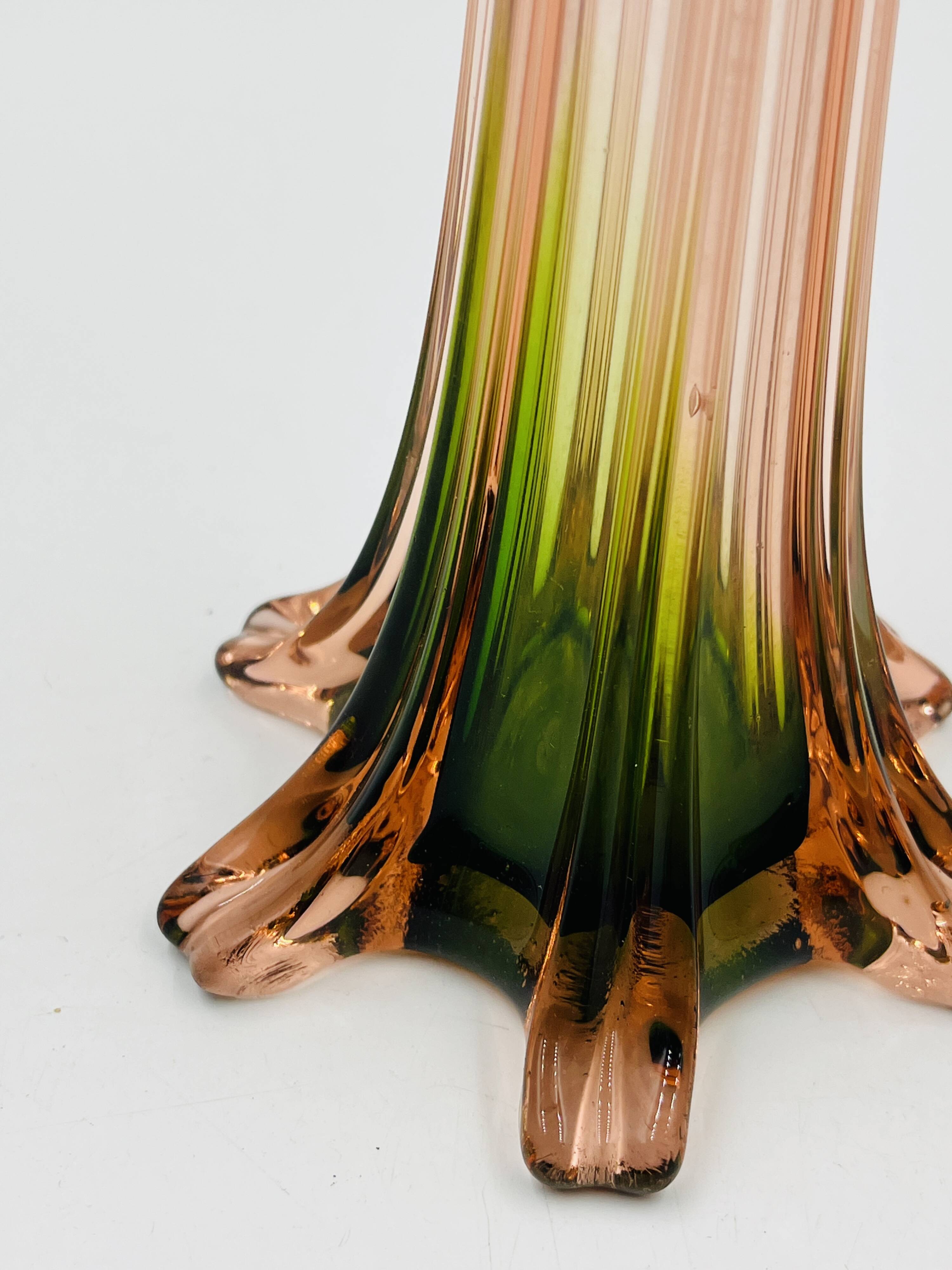Paire de soliflores vintage en verre rose et vert