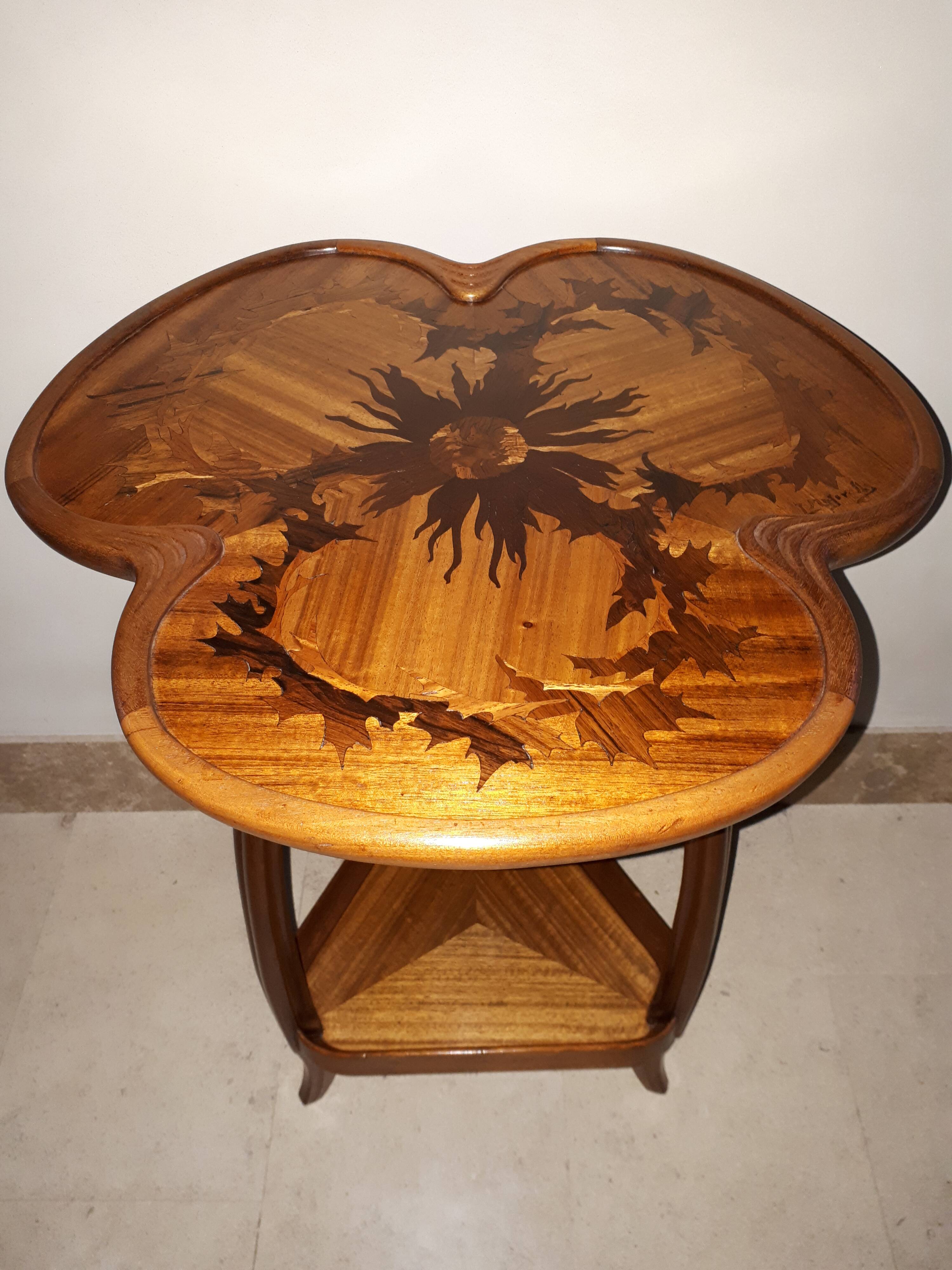 Majorelle pedestal table with thistle