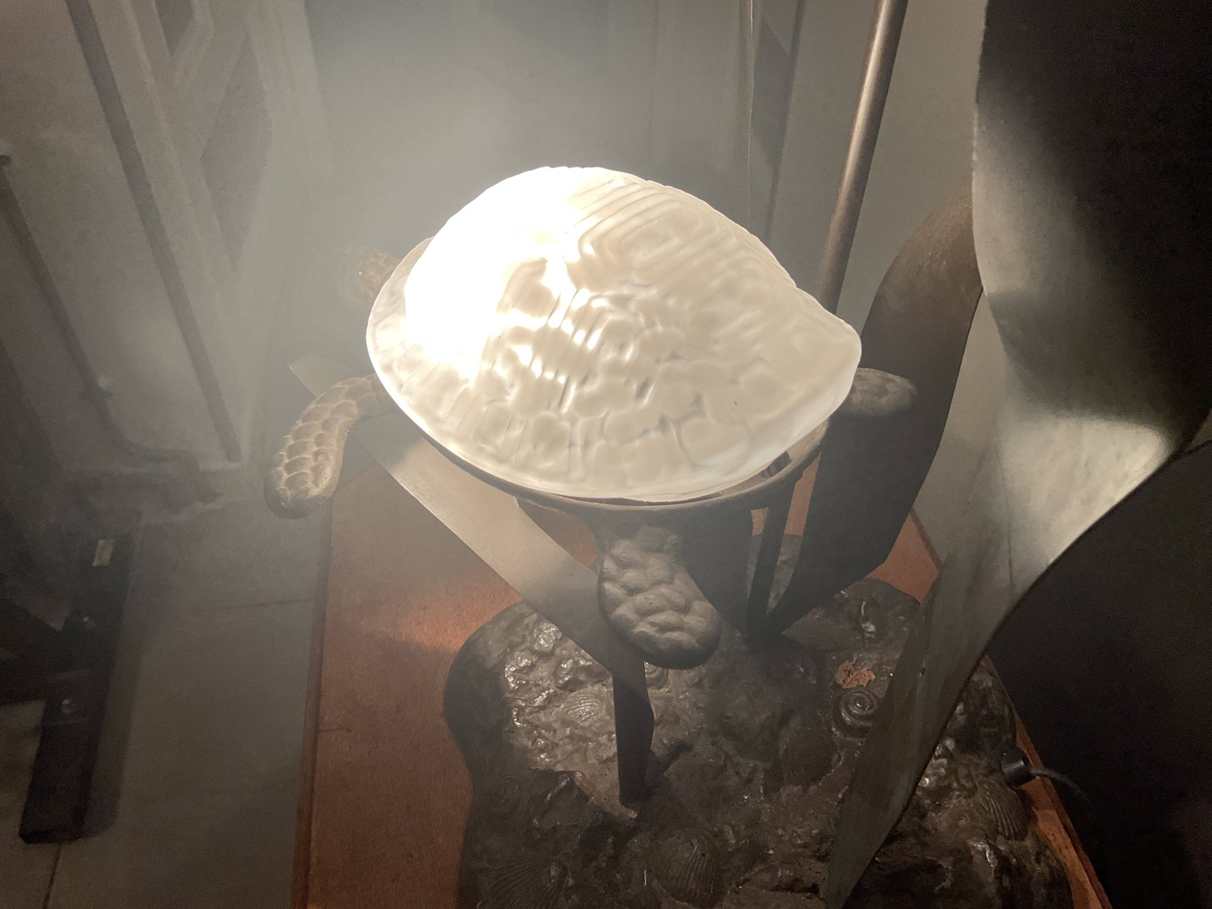 beautiful Art Deco lamp in excellent condition