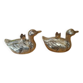 Lot de deux bougeoirs anciens en métal argenté