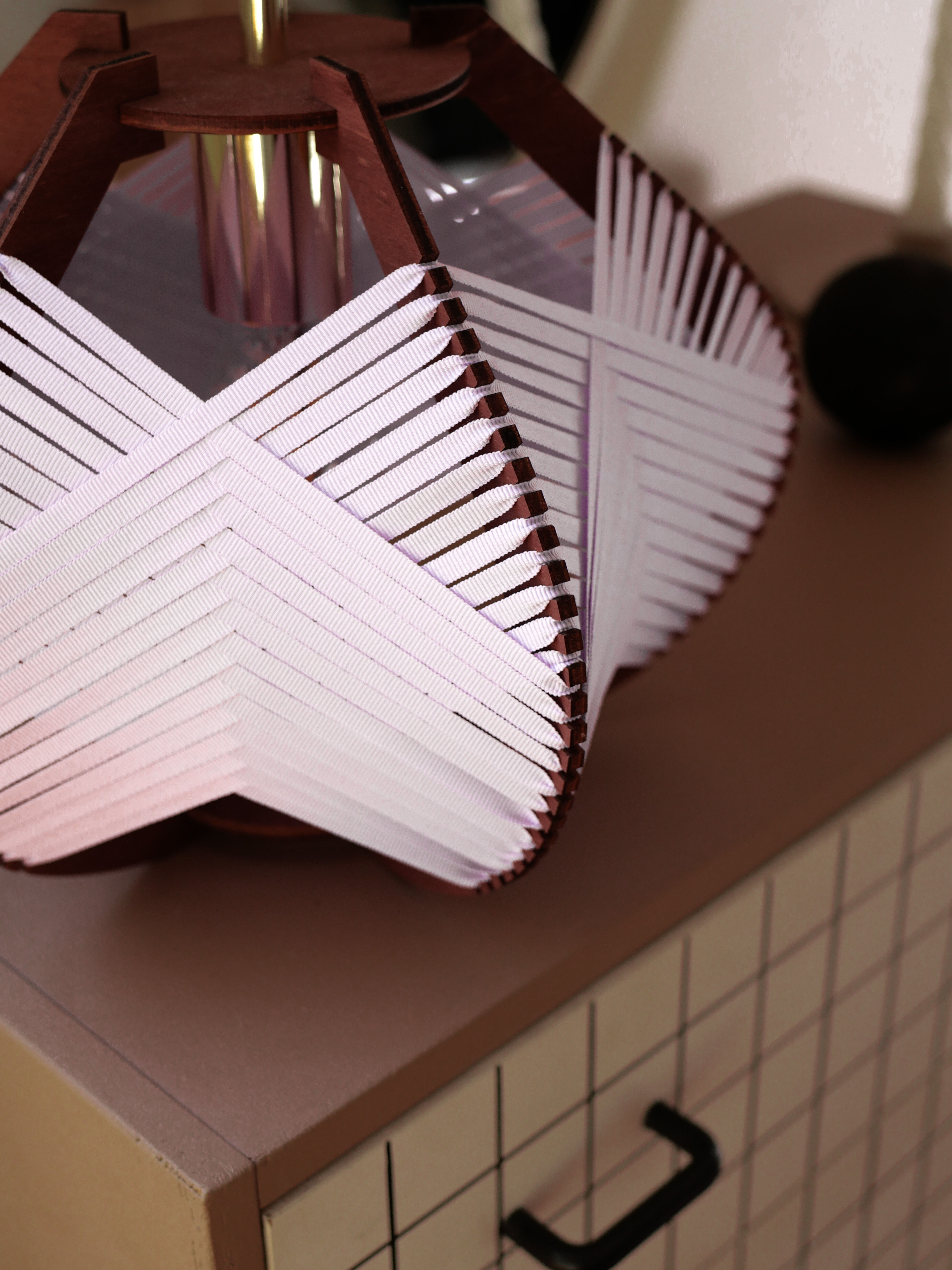 Lilac lamp to put down