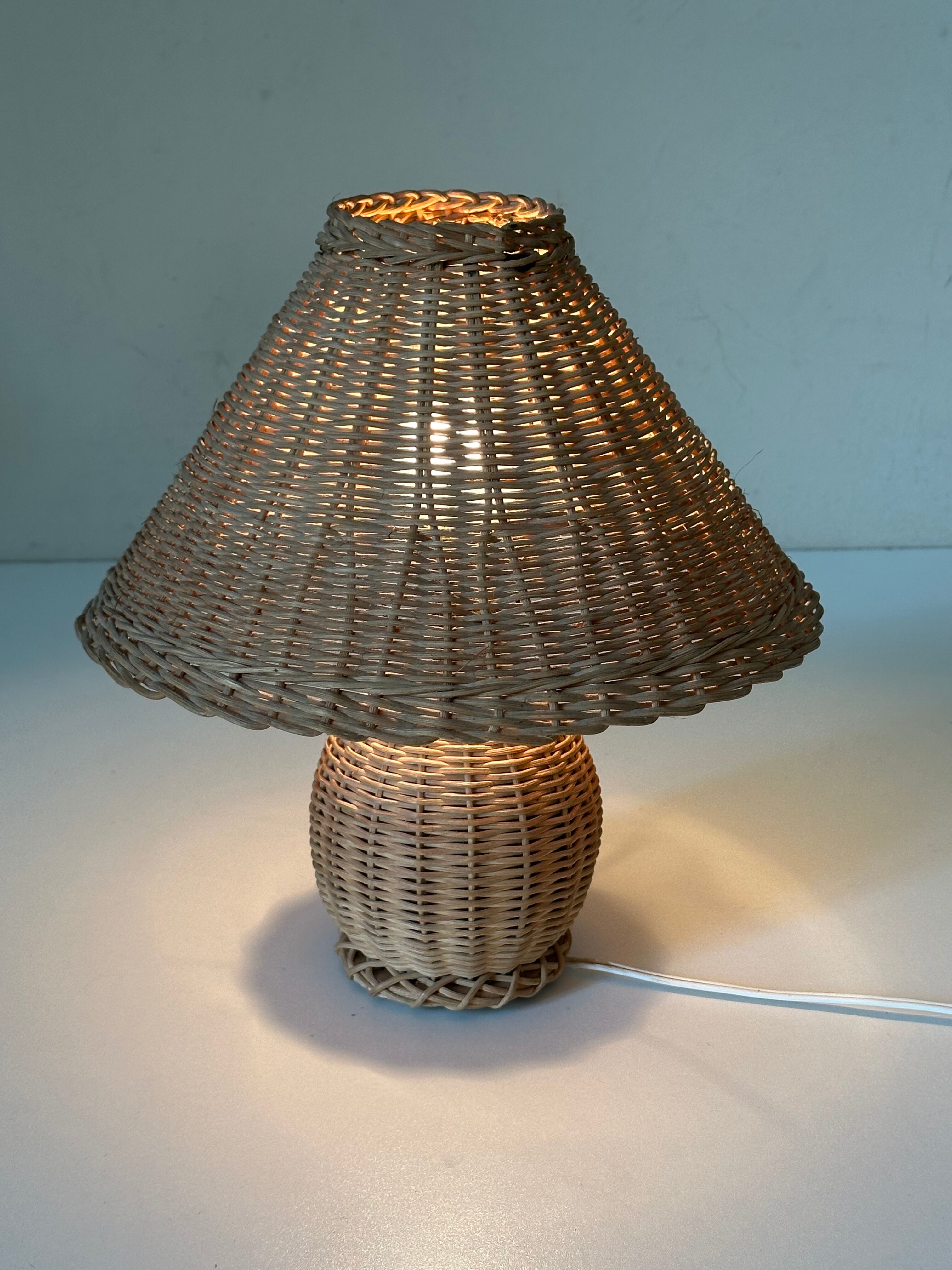 Lampe rotin vintage annees 60