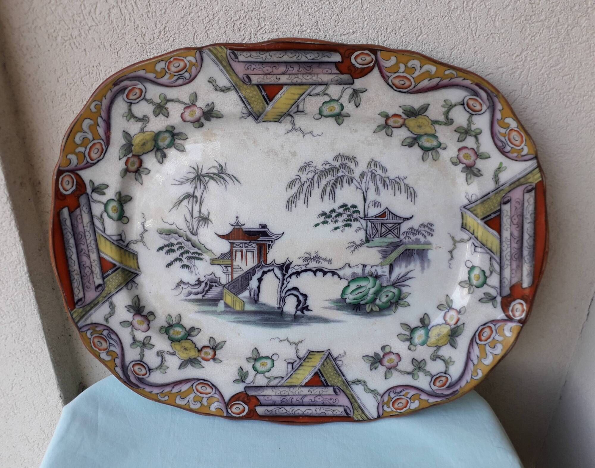Japanese-style serving dish
