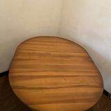 Table with central leg in solid walnut