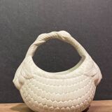 Basket tray-pouch bouquetière in porcelain biscuit