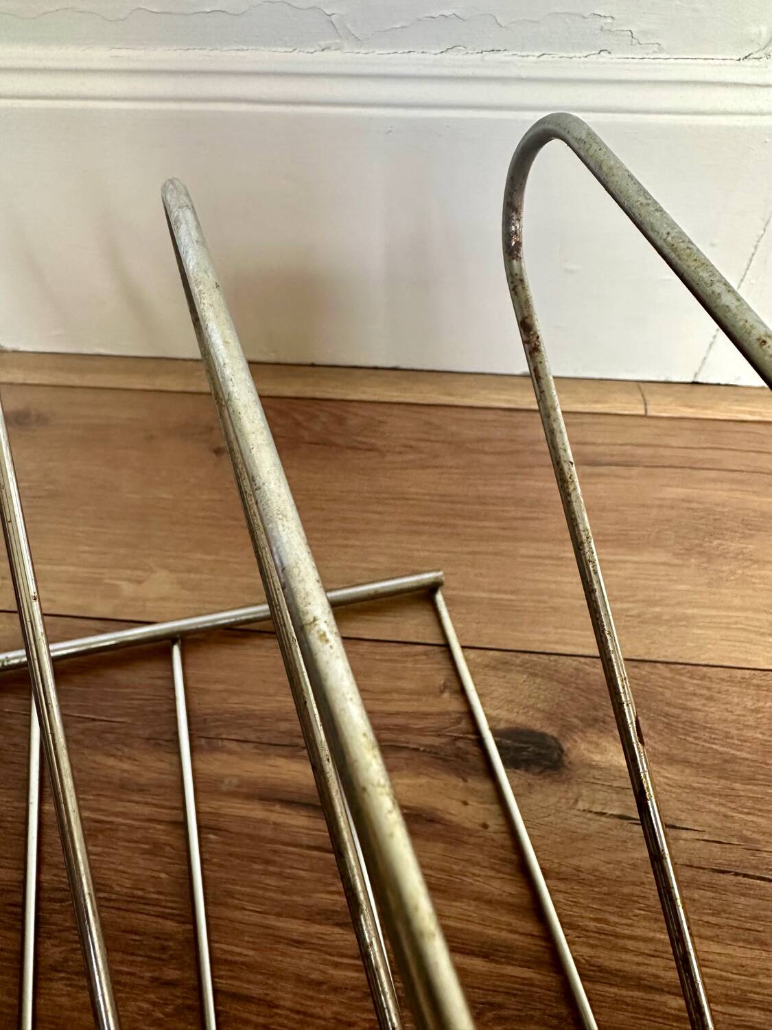 Metal magazine rack, Atelier A model Z, 1970s