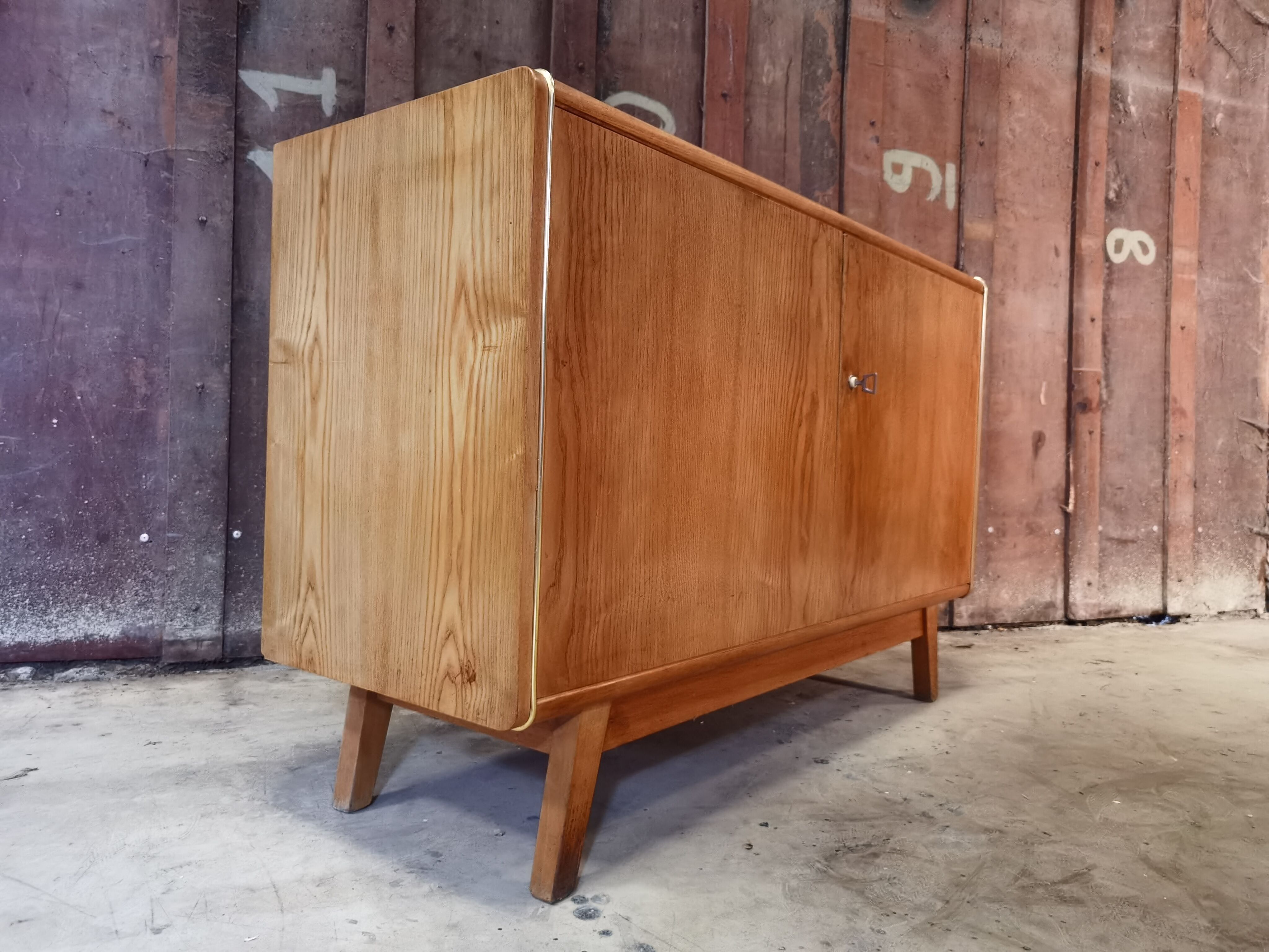 Buffet down by B. Landsman and H. Nepo-itek for Jitona Sobslav
