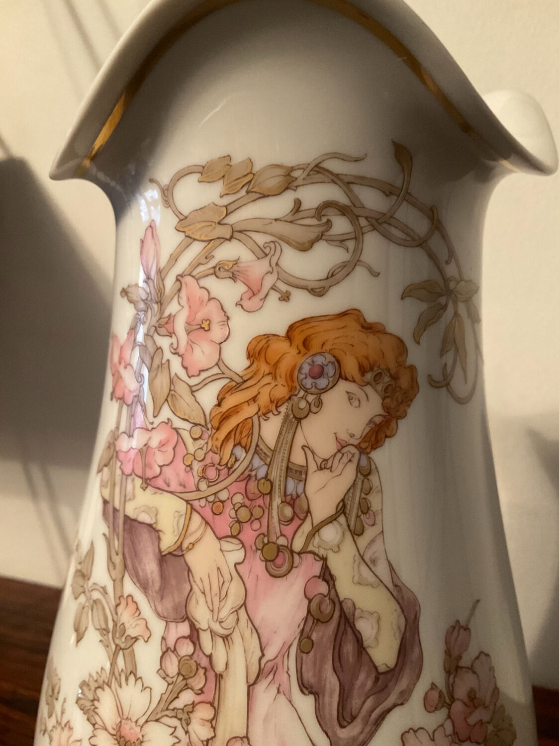 Kaiser vase in glazed porcelain by Nossek