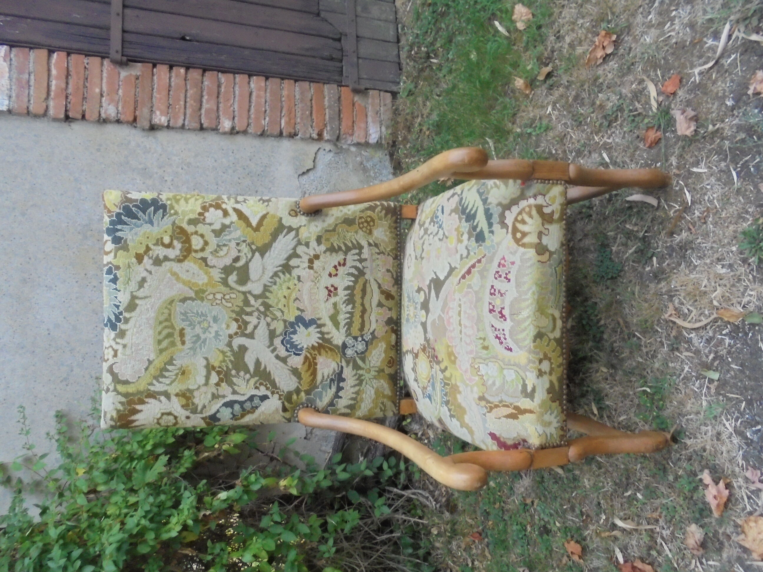 Louis XIII style armchair with tapestry