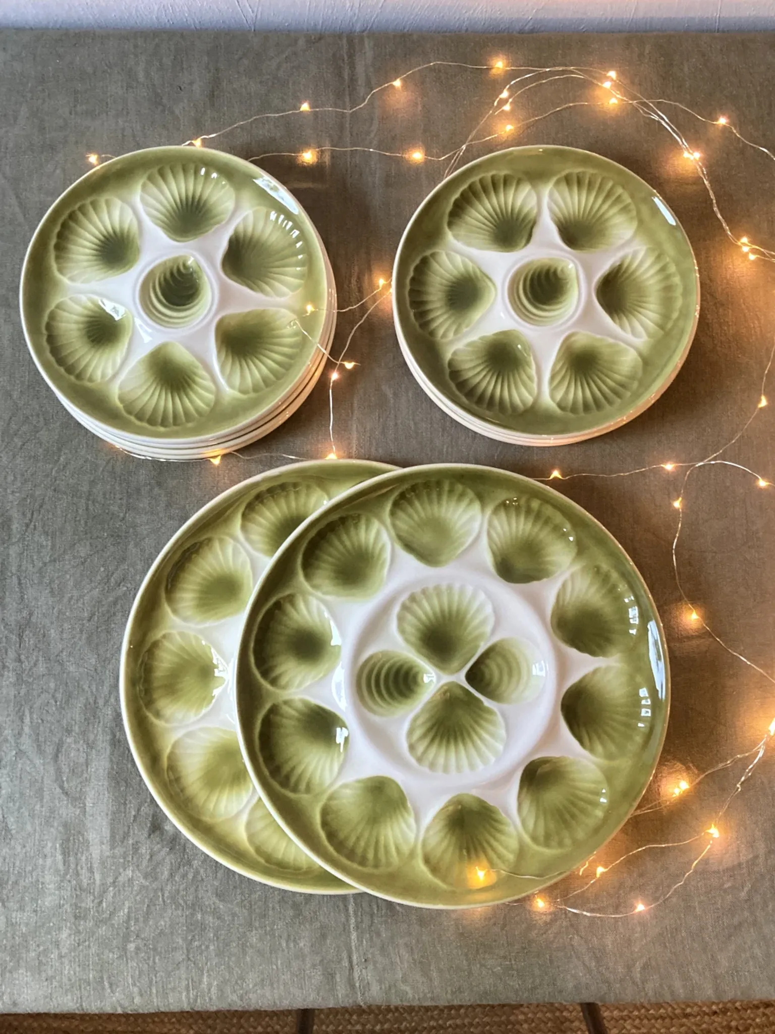 Oyster service Moulin des Loups – 8 plates and 2 dishes, 1970s