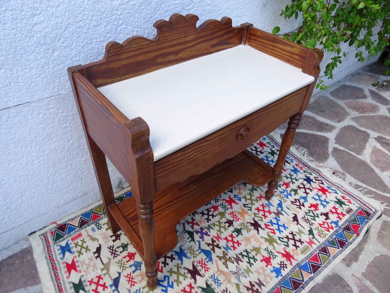 Table de toilette en pichepin