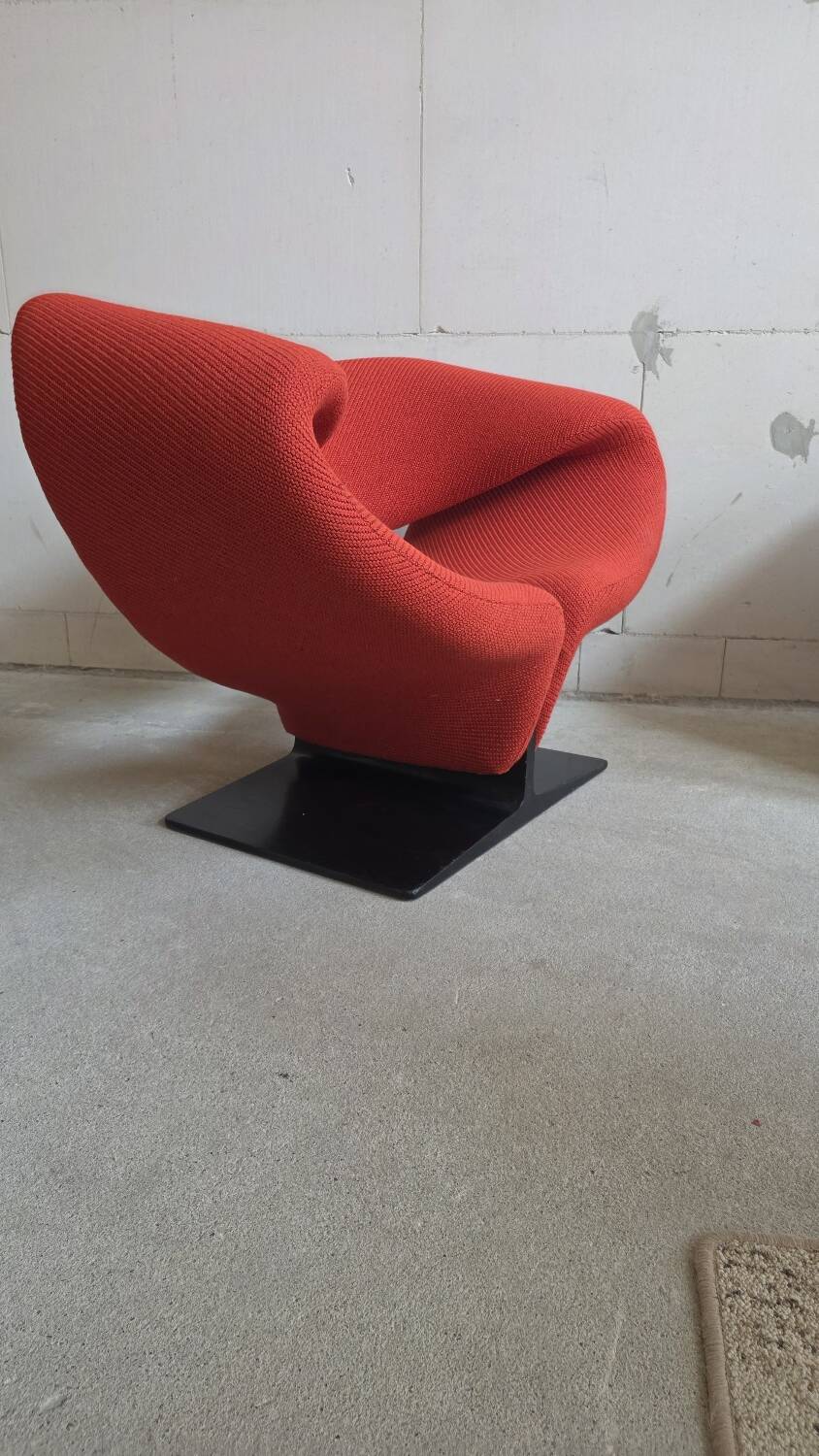 Ribbon Chair by Pierre Paulin Artifort