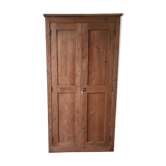 Rustic parisian wardrobe in fir