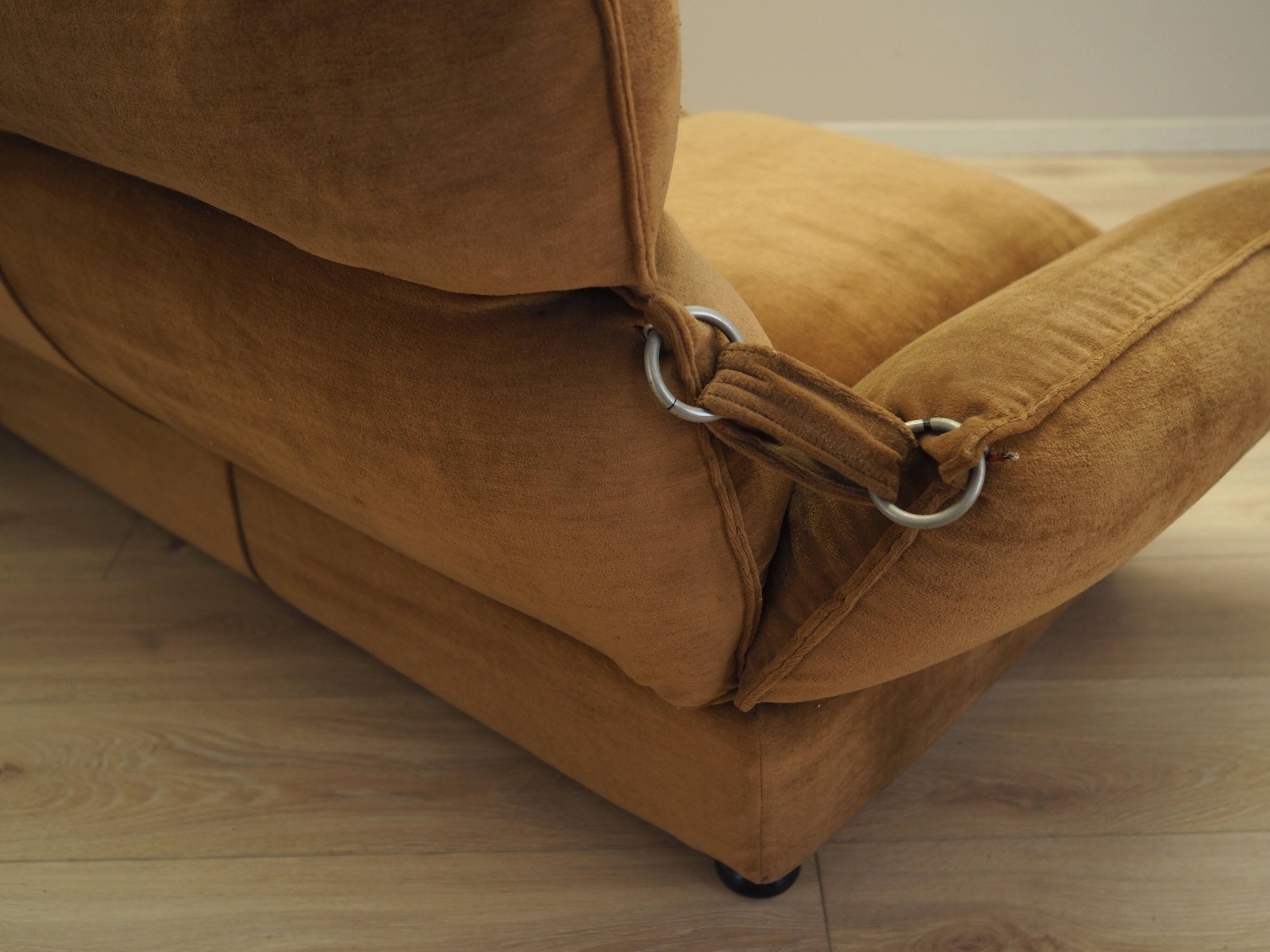 Brown velvet sofa, Italian design, 1970s, manufacturer: Dall'Oca