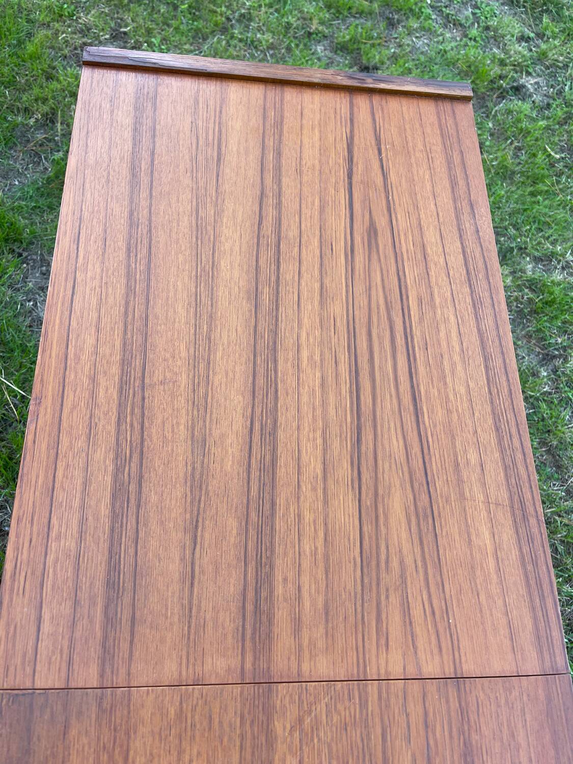 Commode coiffeuse modèle "ingrid" produit par Mondial literie.