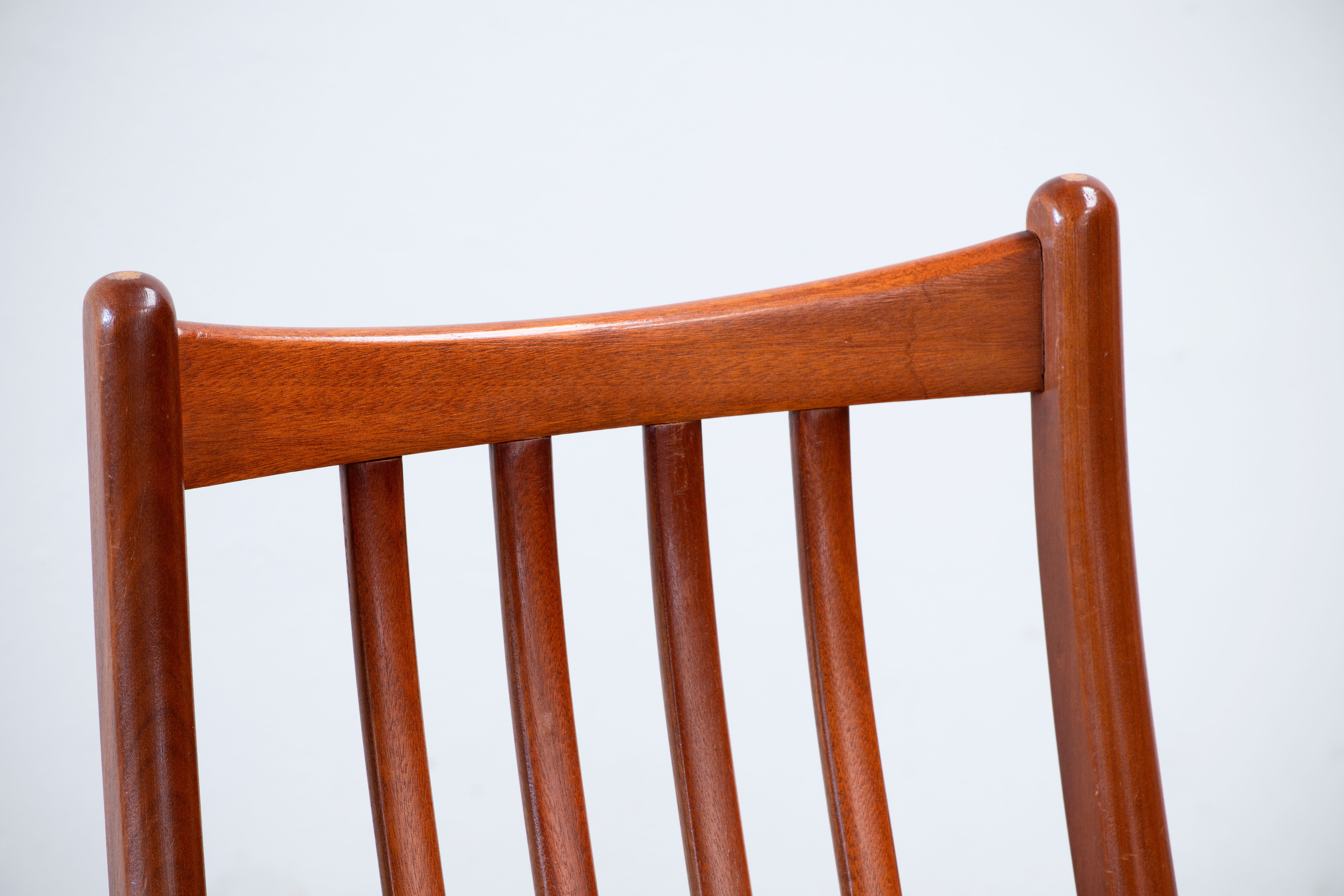 Series of 6 scandinavian chairs