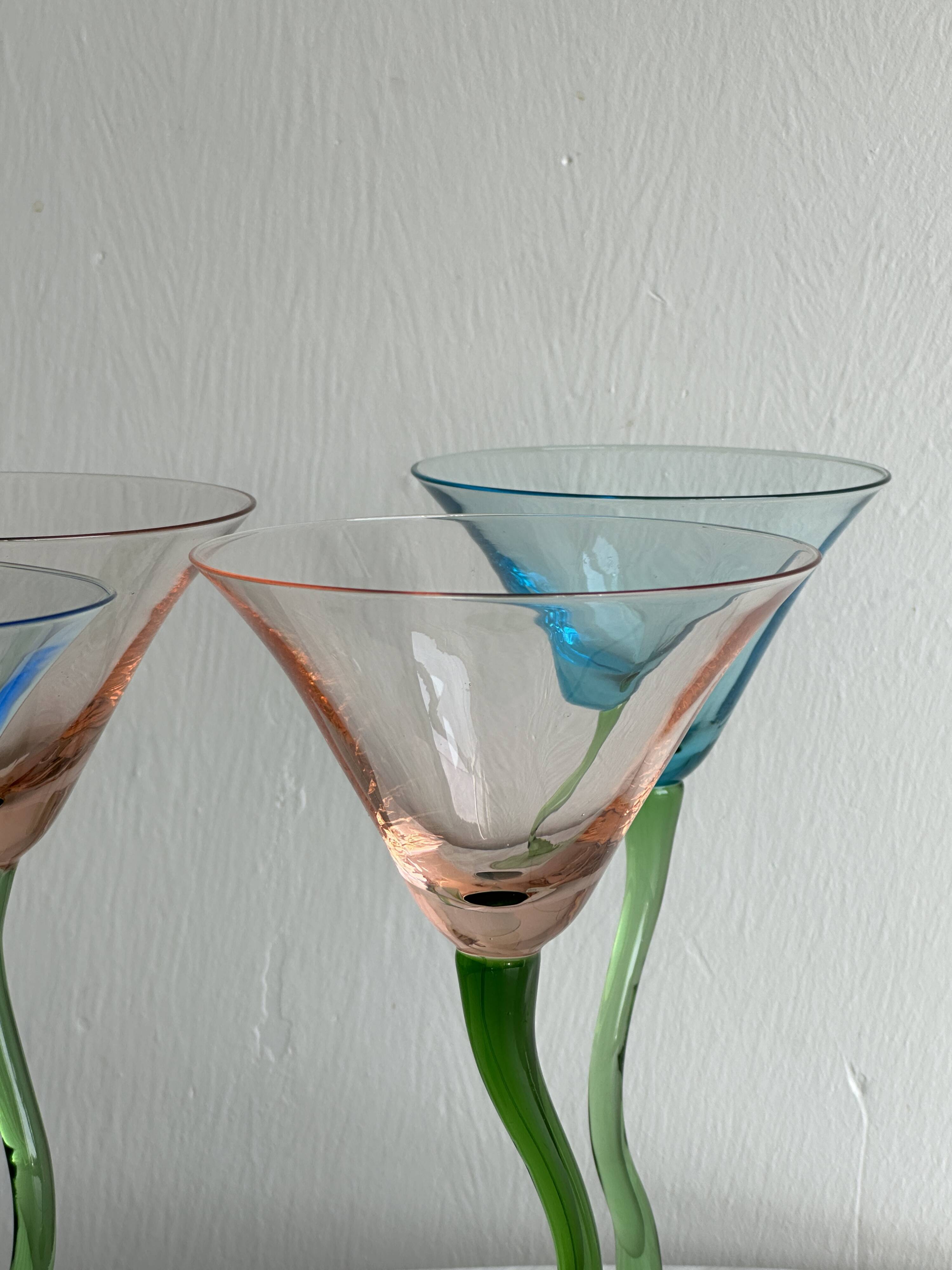 Ensemble de 4 verres à cocktail vintage aux pieds torsadés verts