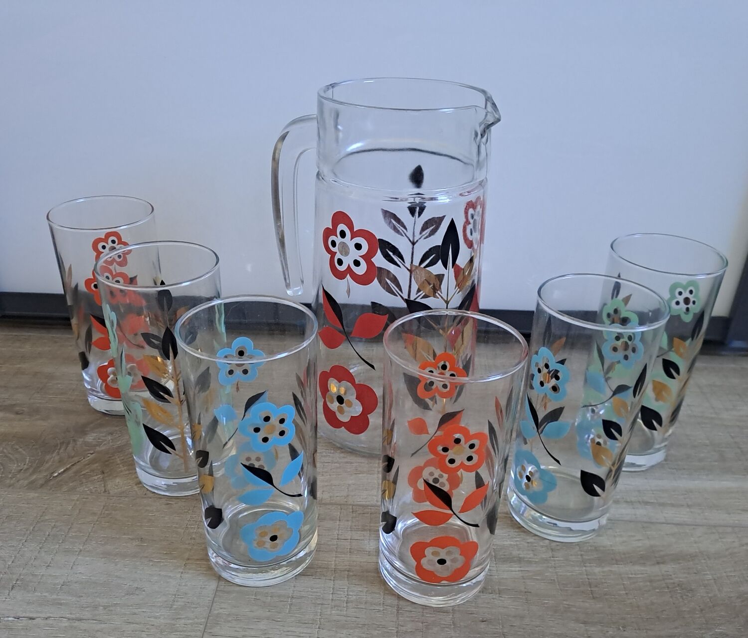 Set of glasses and vintage Luminarc decanter