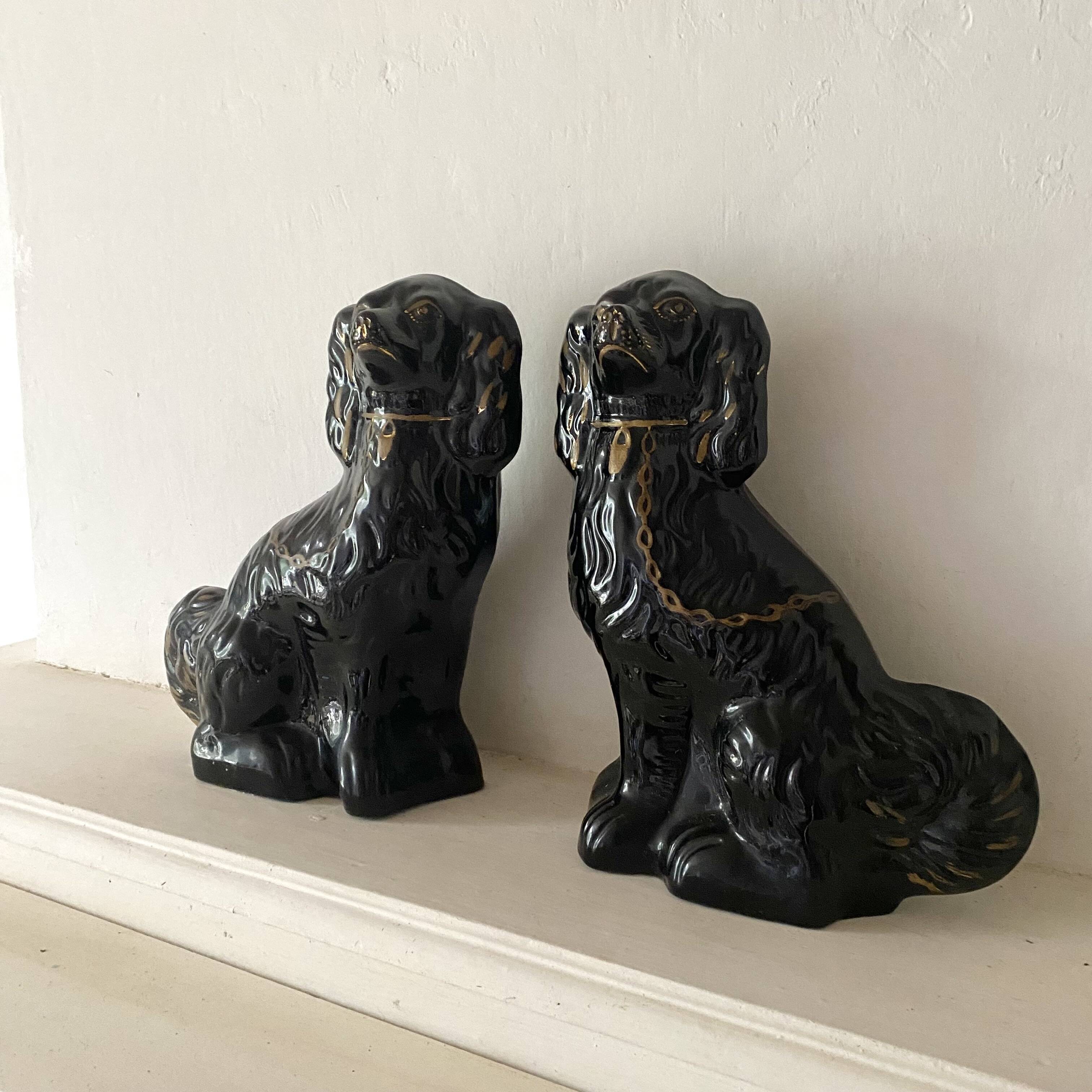 Paire de chiens en céramique dit strafforshire dogs