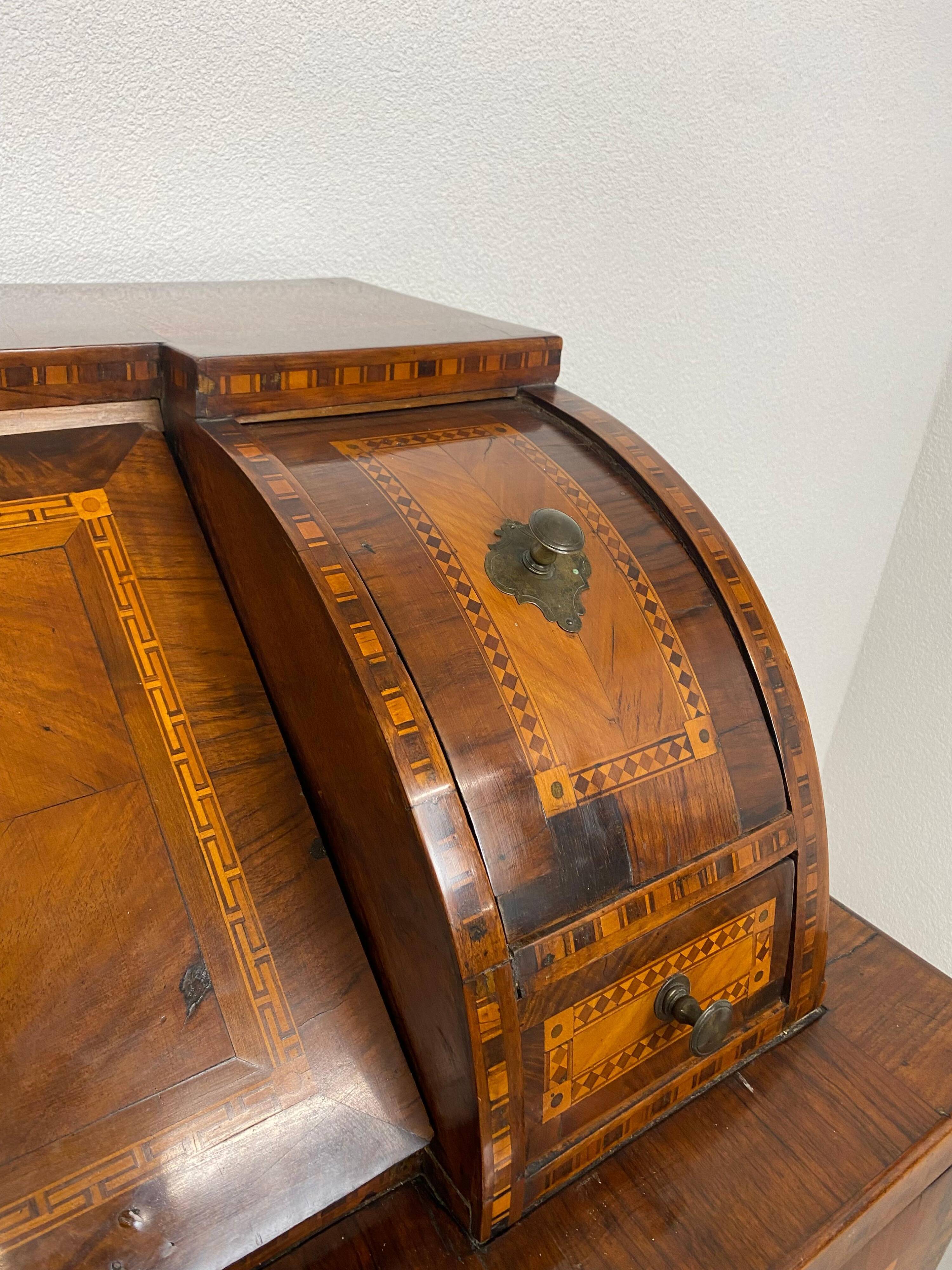 Classicist Viennese secretary, around 1790